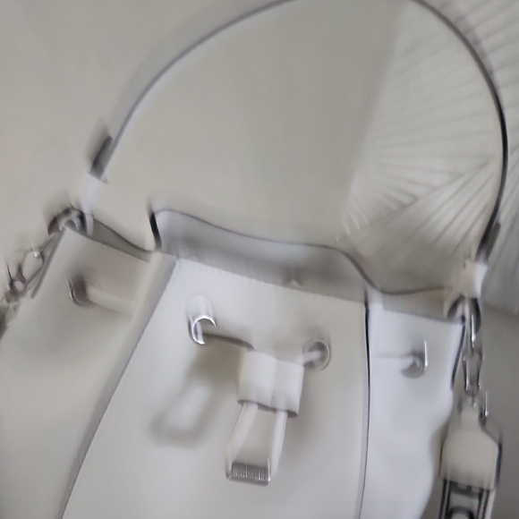 Karl Lagerfeld 2 Way Crossbody/Shoulder Bag with Logo Guitar Strap. New W/ Tags! - Picture 7 of 13